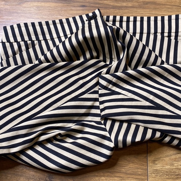 Laurèl Stripped Trouser Pants - Picture 10 of 11